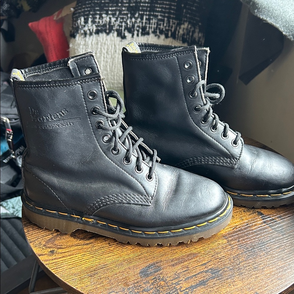 Dr. Martens Black Boots **RARE made in UK 🇬🇧 2000 Yellow Stitch sz 4mens/6womans